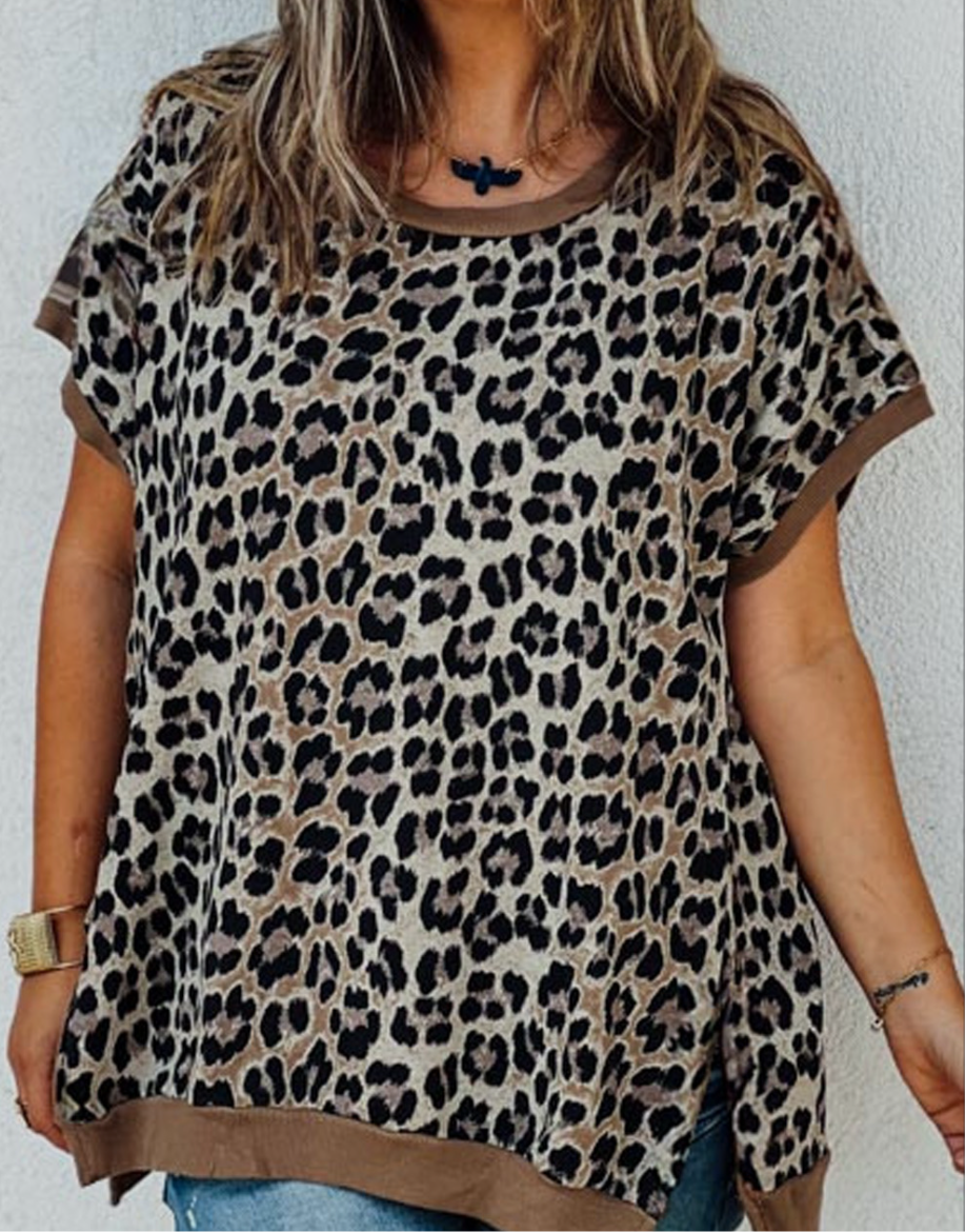 Curvy cheetah print top