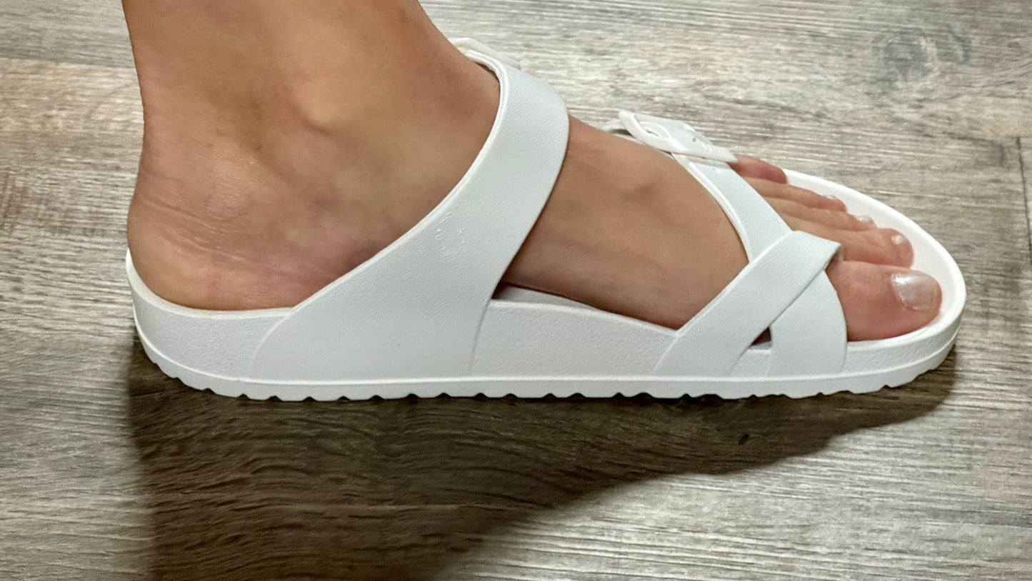 Oakland White Sandal